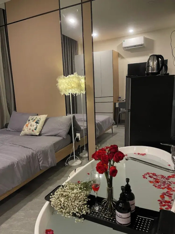 Unite StayCation Lê Văn Sỹ