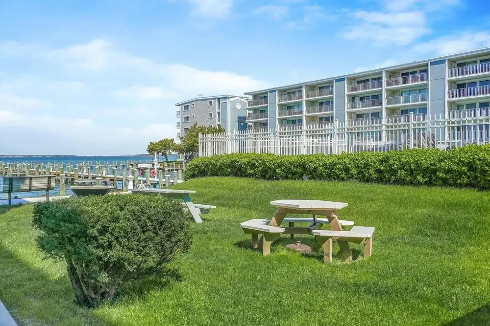 Thunder Island 139d 2 Bedroom Condo by RedAwning