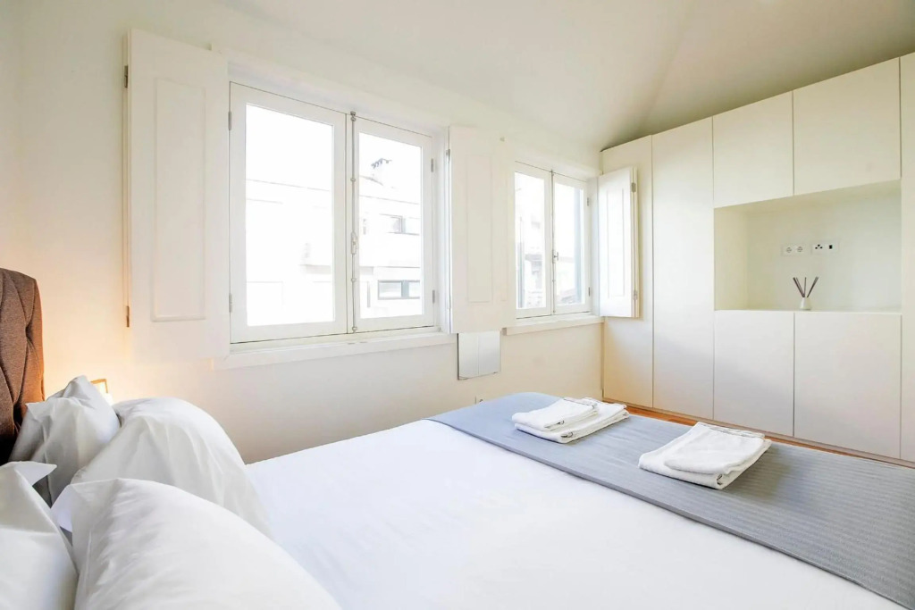 LovelyStay - Cozy 1BR in Santa Catarina w/ Balcony