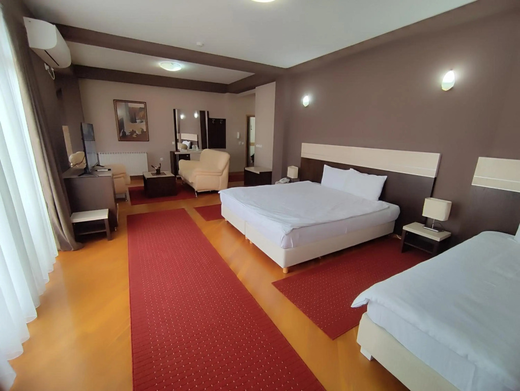 Premier Hotel