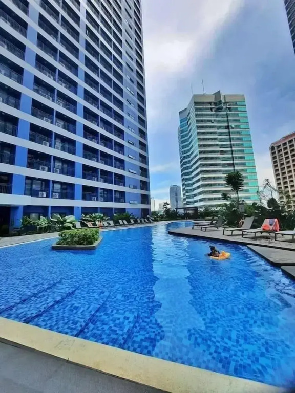 CitySkyline View 53F-Air Residences