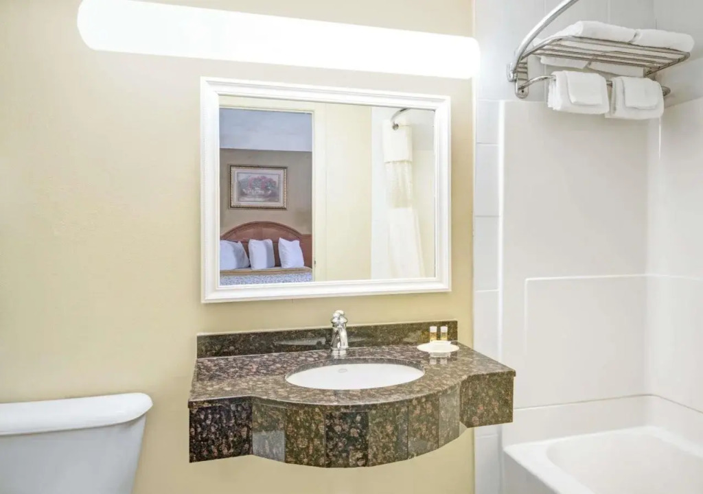 Star Deluxe Branford