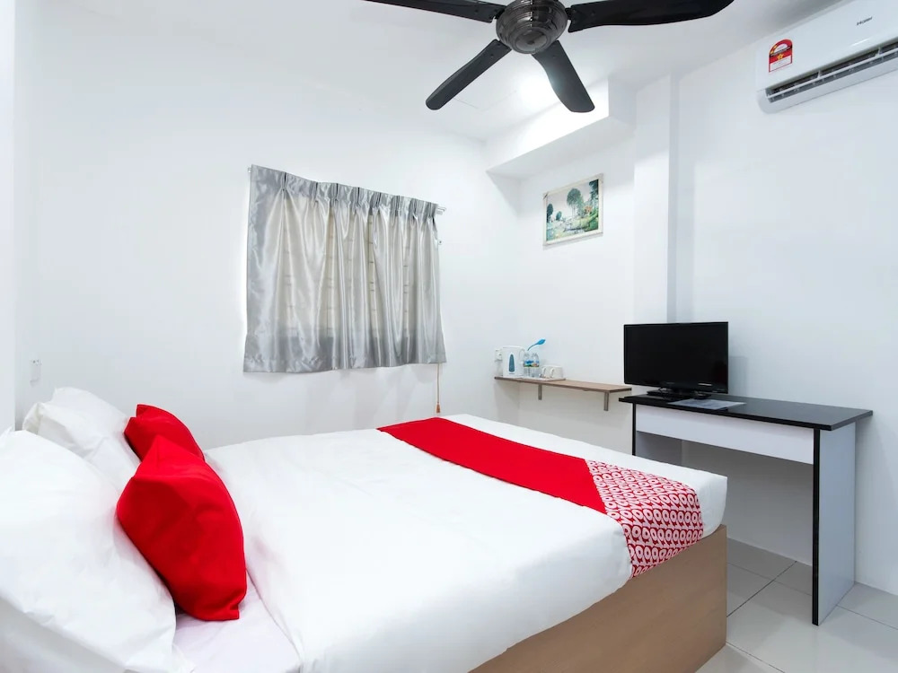 Weng Bee Guest House by OYO Rooms