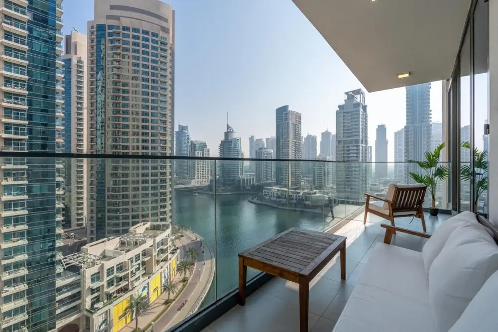 Modern 2BR at Liv Residence