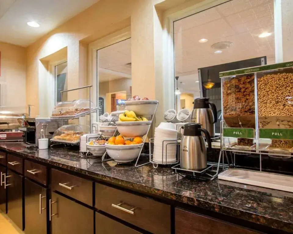 Comfort Suites Savannah Gateway I-95