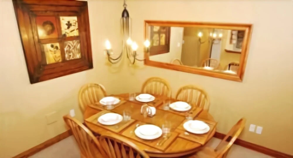 Sun Peaks Accommodation by Bear Country