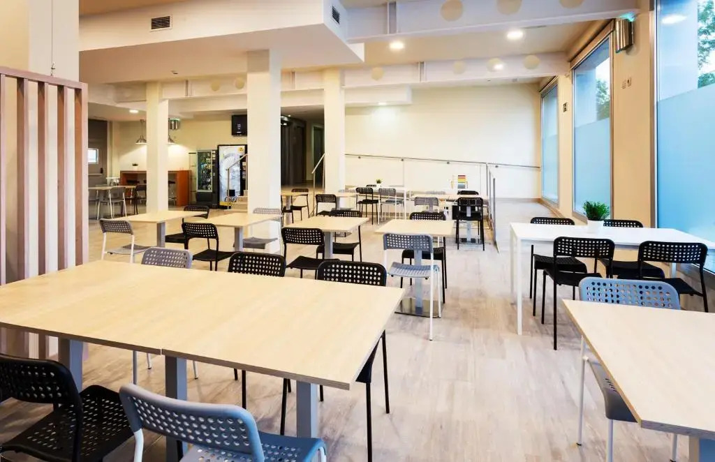 B&B HOTEL Girona 2
