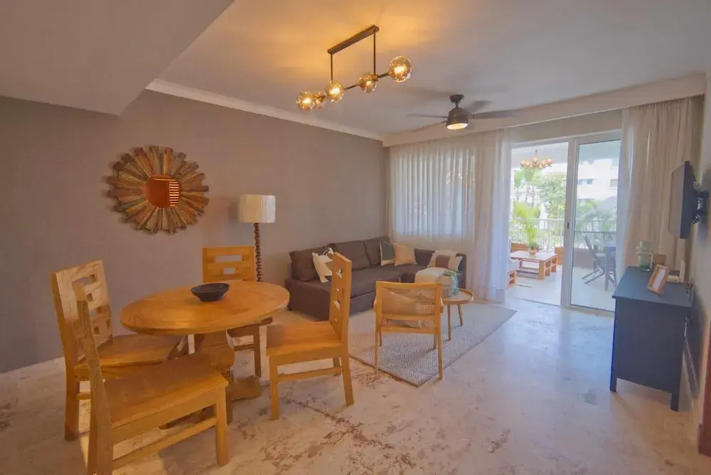 Pompano 202 Amazingly Situated One-bedroom Apartment in Ocean-front Condominium