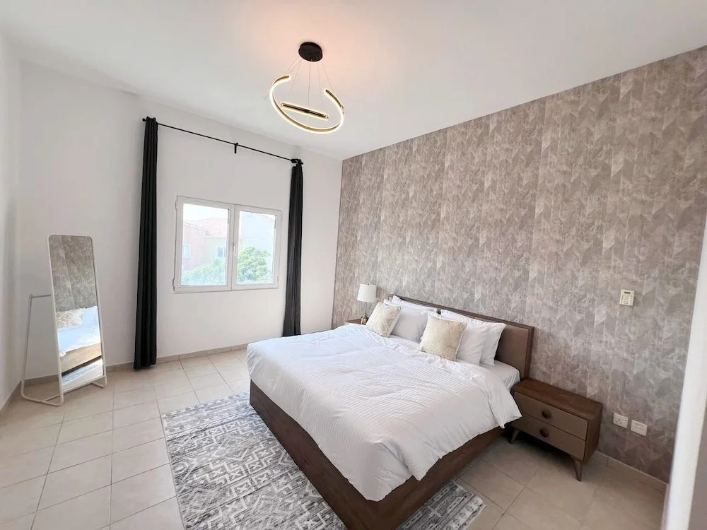 Cosmos Living Discovery Gardens Sleeps 4
