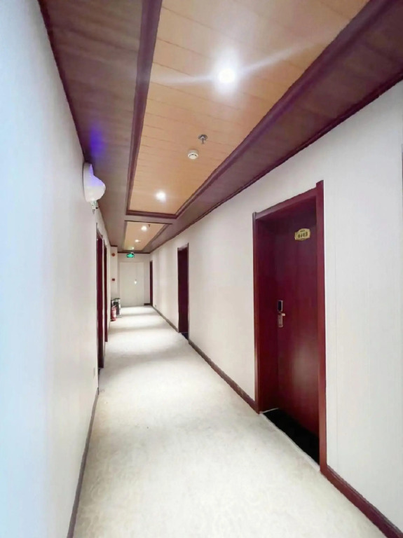 Yinshengtai Hotel (Zhengzhou International Trade 360 Store)
