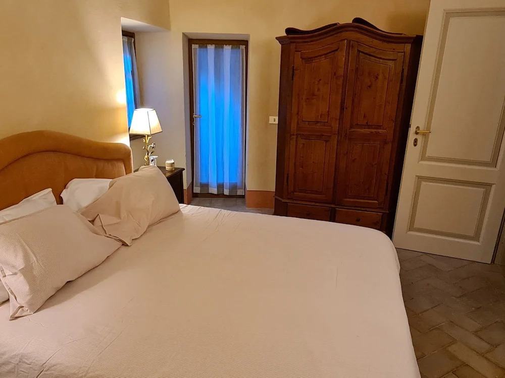 La Terrazza, historic Tuscan stone residence with garden and terrace in Cetona