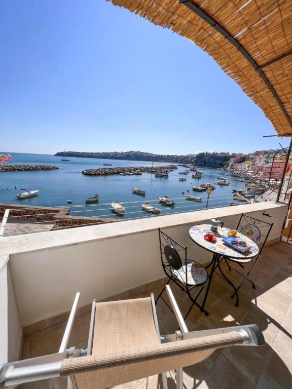 Calilla House by Procida Reserve