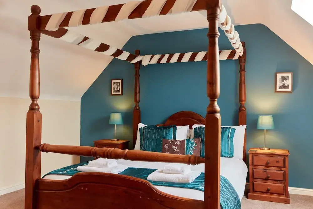 Spacious Cottage in Ashbourne, No Deposit