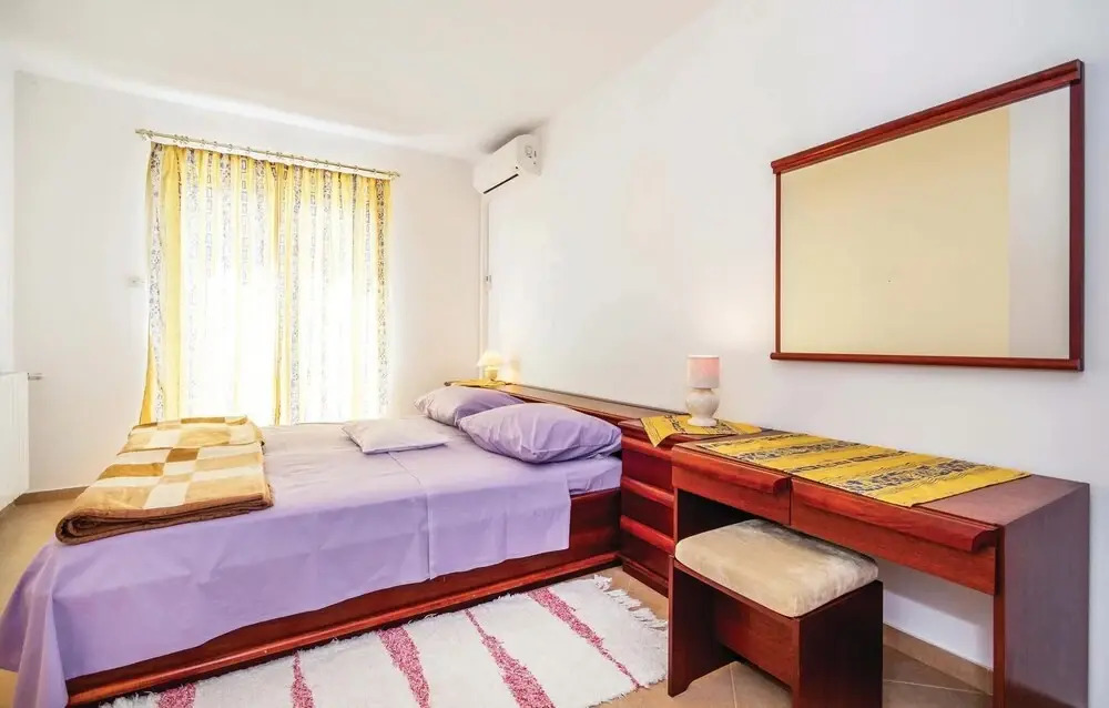 Awesome Home In Barbat