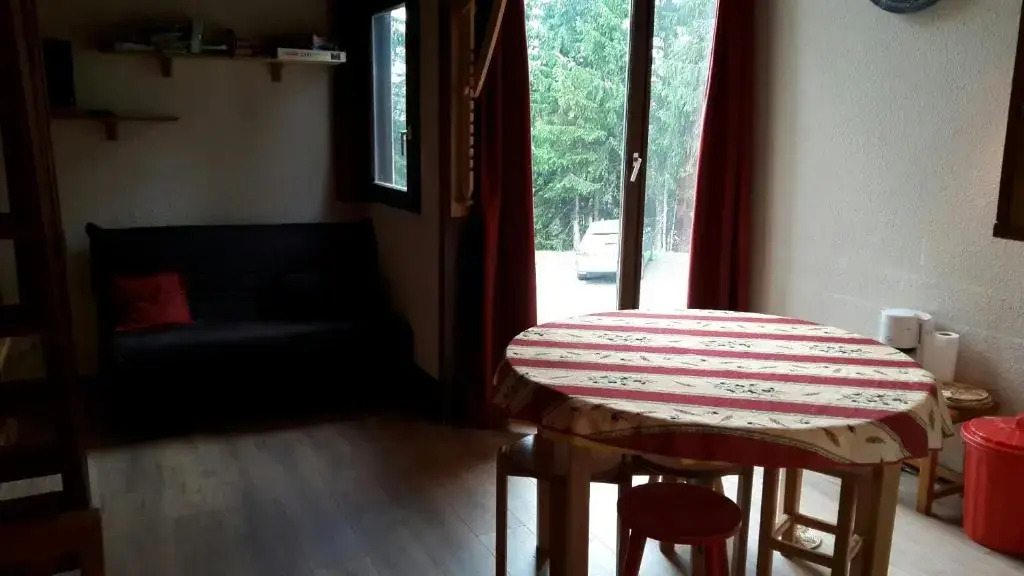 LE Refuge 4005