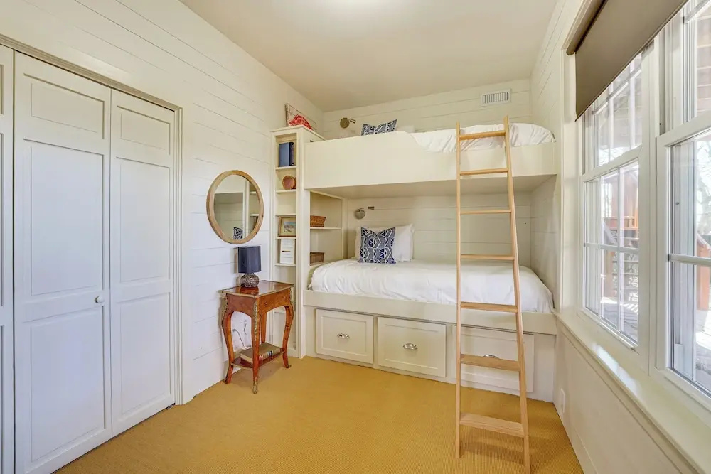 1 Mi to Dtwn Fayetteville: Home w/ Fenced Yard