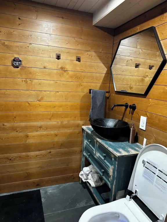 Beamsville Modern Rustic Suites