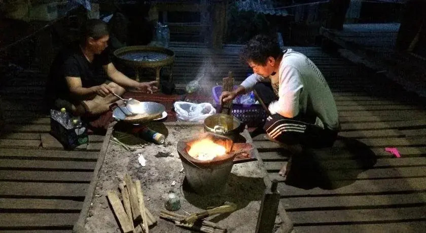 บ้านข้างดอยเพียงดาว ลุงดำ