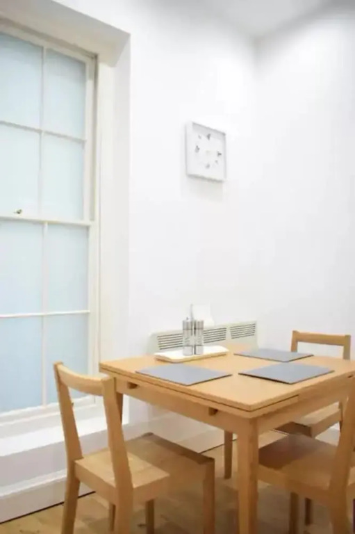 Central Dublin 1 Bedroom Apartment