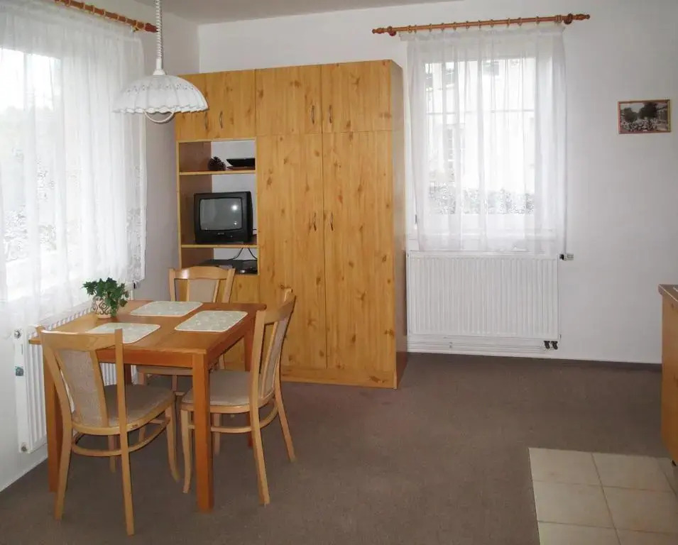 Apartman 300