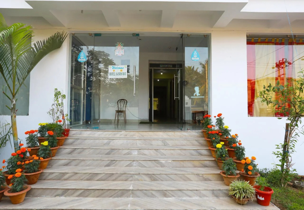 OYO 26496 Hotel Sands Bay