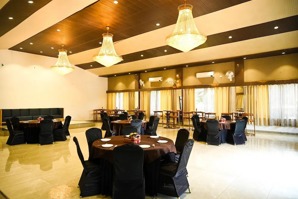 TGI Insignia Resort & Villa's