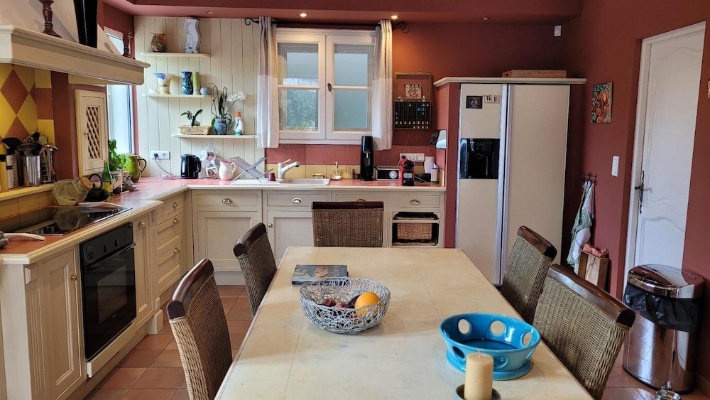 Villa Near Avignon With Separate Suites