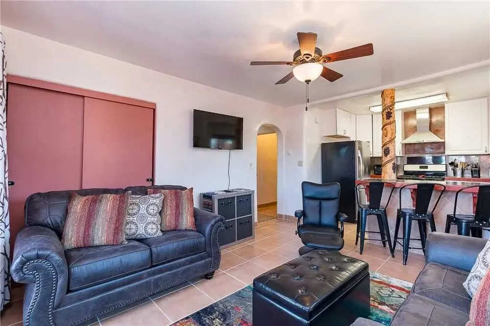Casa De Clara, 3 Bedrooms, Gas Grill, Washer, Dryer, HDTV, WiFi, Sleeps 6