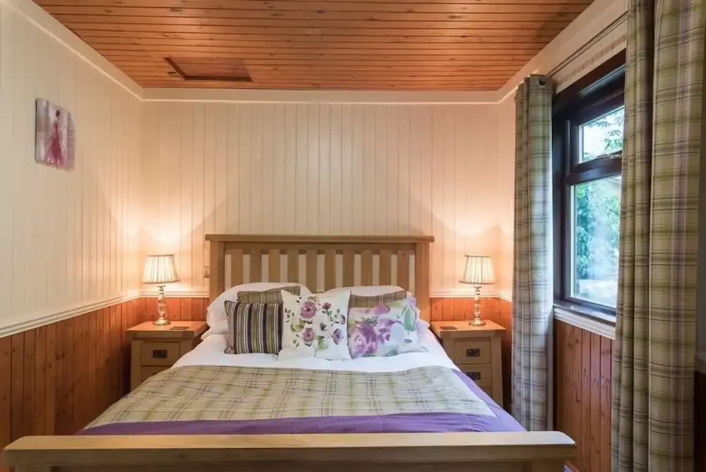 Primrose Lodge 2 with Hot Tub (H 2014) 57293
