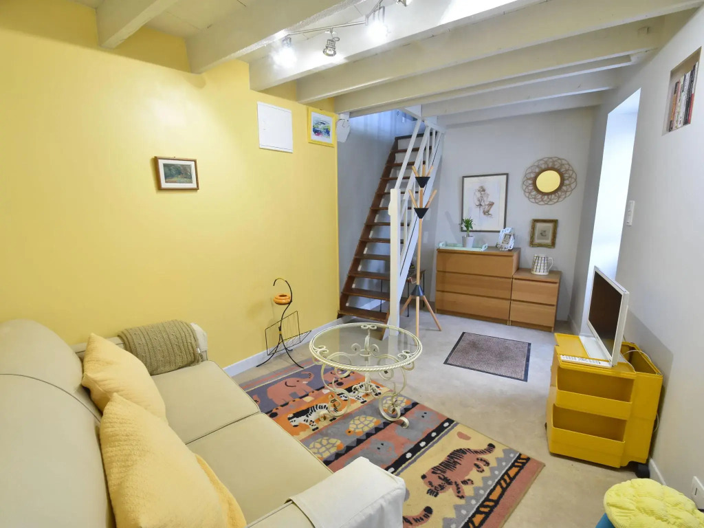 Charming Escape, Yevre-la-ville
