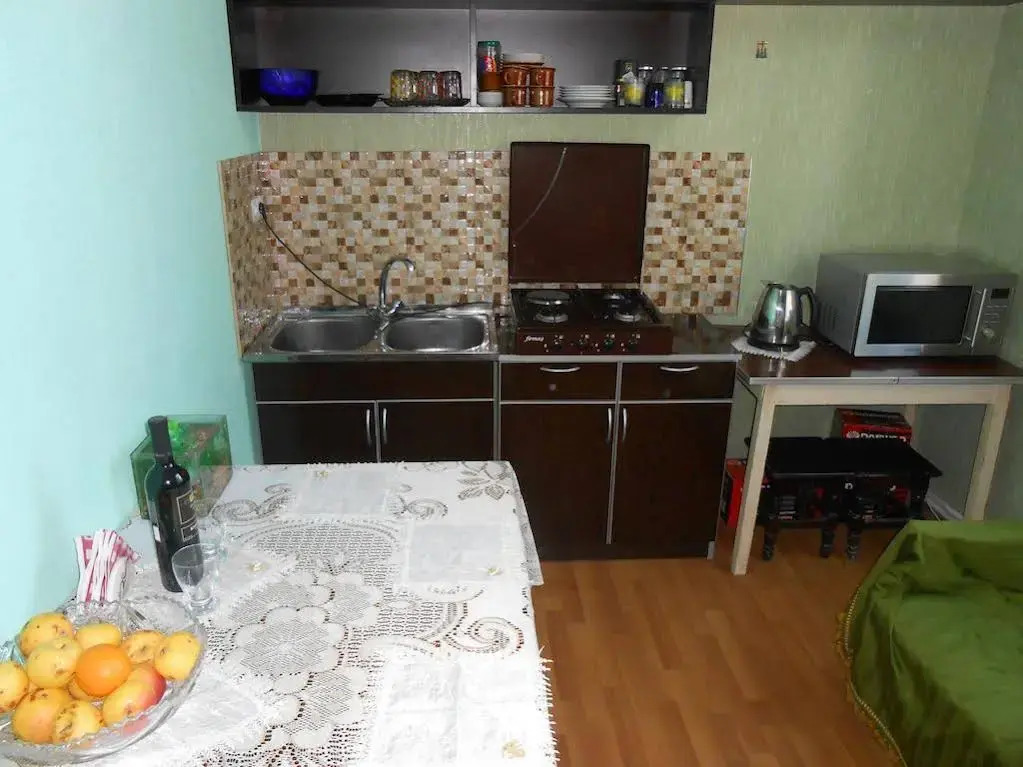 Gis Guest House