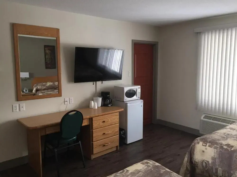 Howey Bay Motel