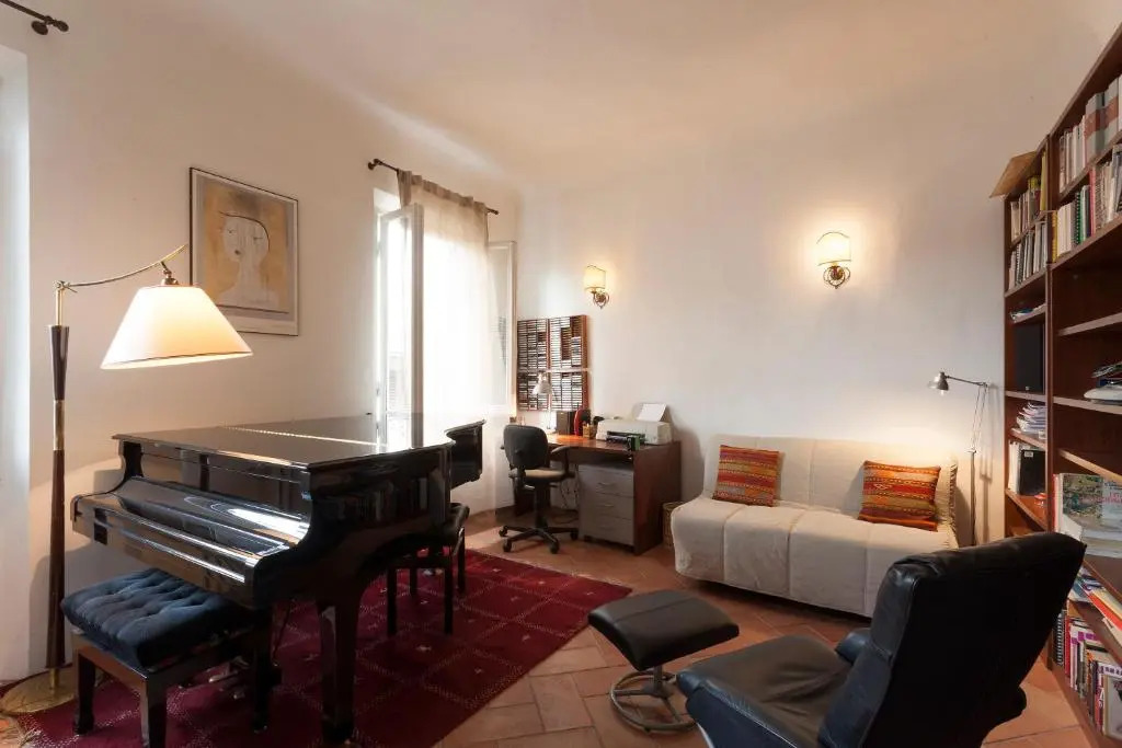 Grand Piano Apartment