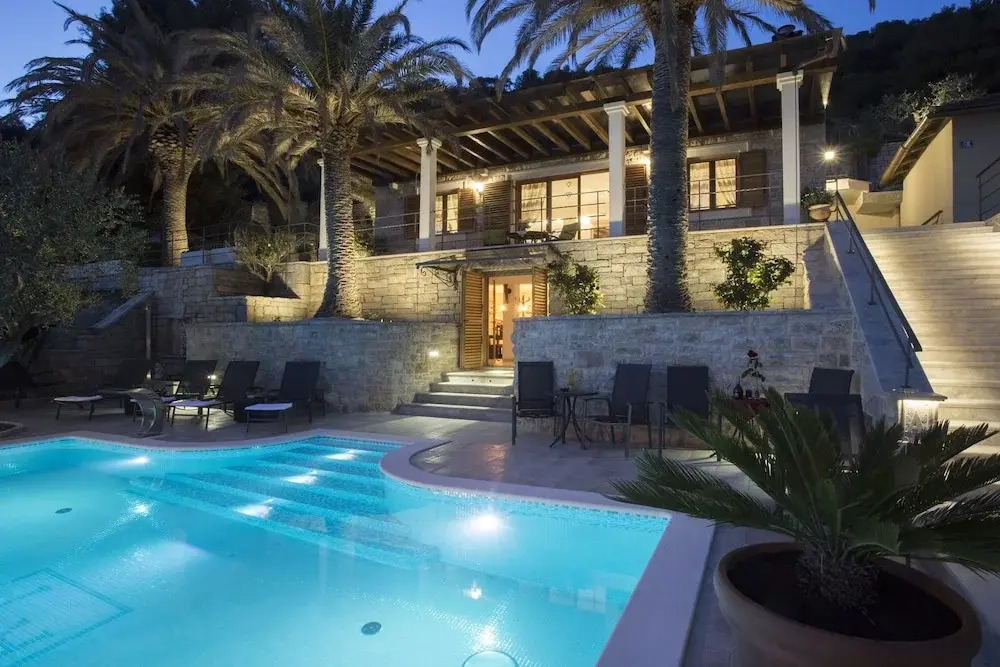 Luxury 5* Seaview Villa With 3 Rooms in Split, With Private Pool, Encl