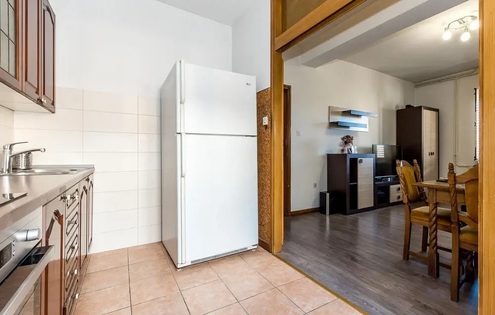 Amazing Apartment in Sibenik-brodarica With Wifi and 2 Bedrooms