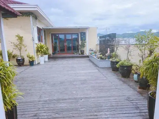 Yaju Hotel