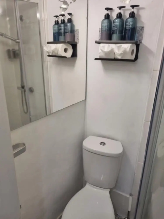 Charming 1-bed Studio Annex,parking,kitchen,wifi