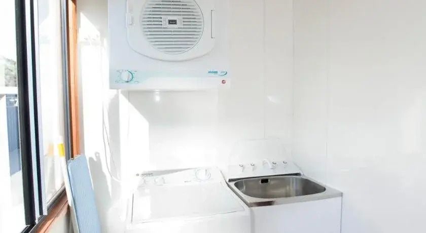 Seven Mile Beach Cabin and Caravan Park