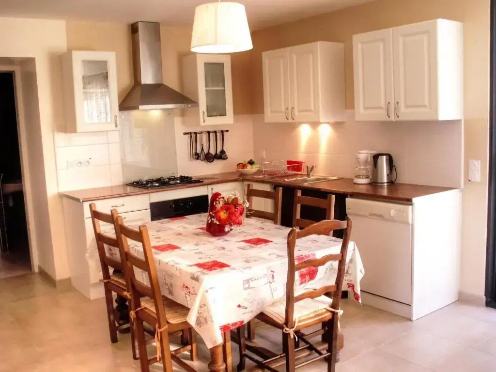 Gîte avec piscine chauffée, spa, jardin clos - FR-1-381-286