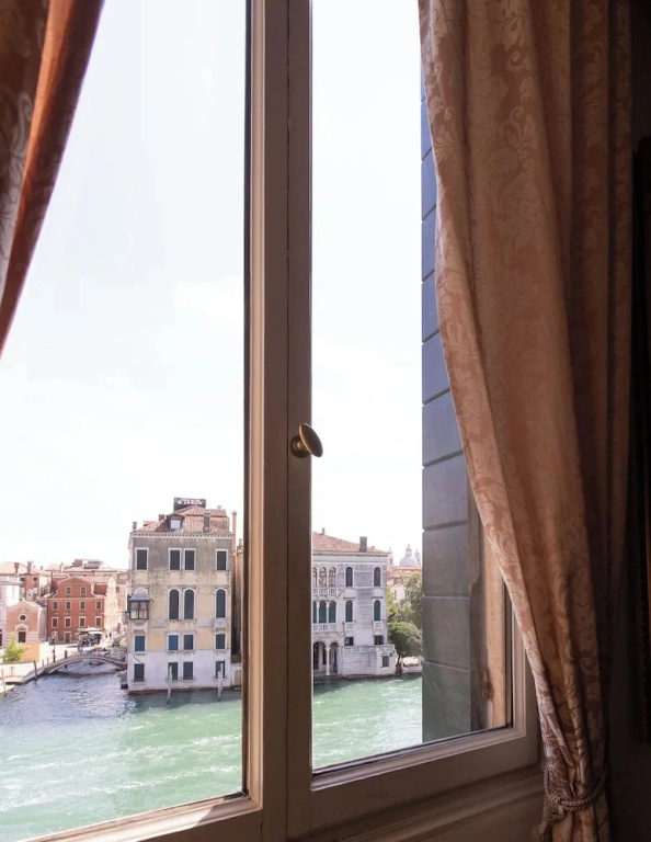 Palazzo Foscolo Grand Canal