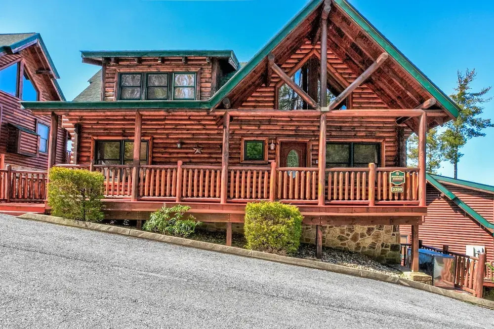 SmokyStays 5 Bedroom Cabin