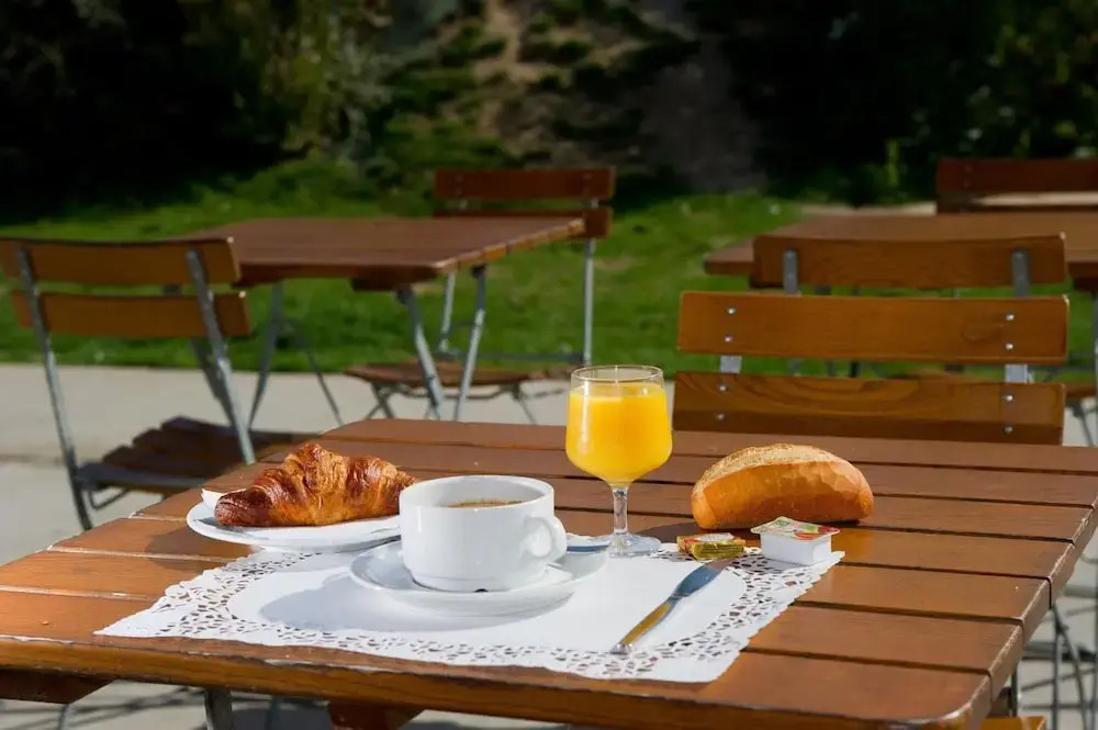ACE Hôtel Travel Athée sur Cher - A85 Aire du Val de Cher