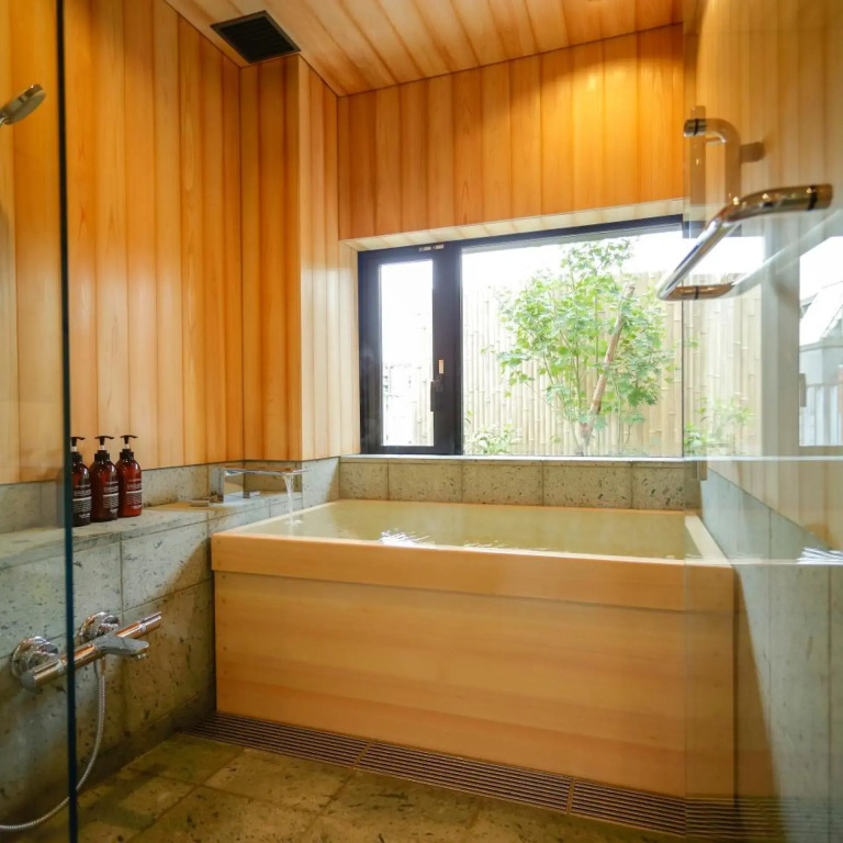 Kaminarimon Ryokan