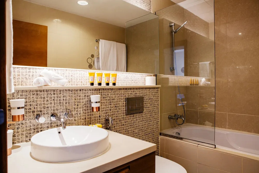 FantaStay Claren Tower 2