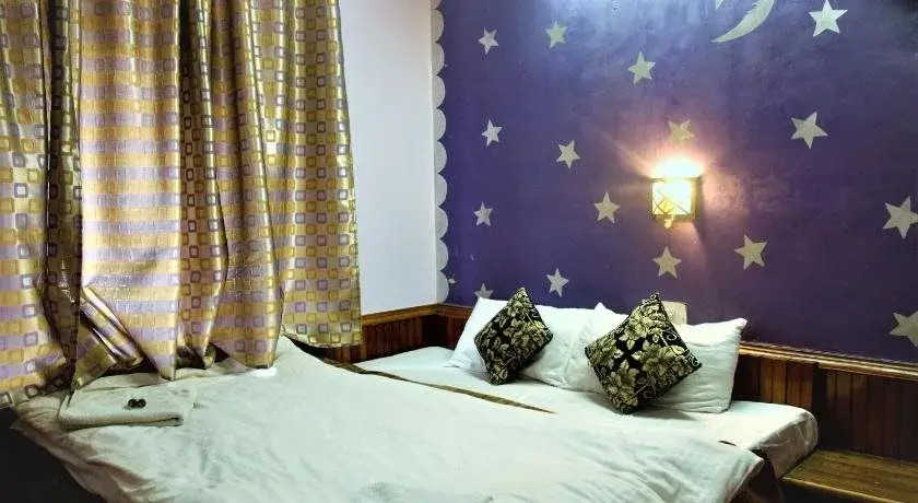 Hotel Chetna & Cottages