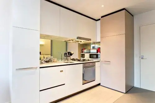 Complete Host Leopold Apartments