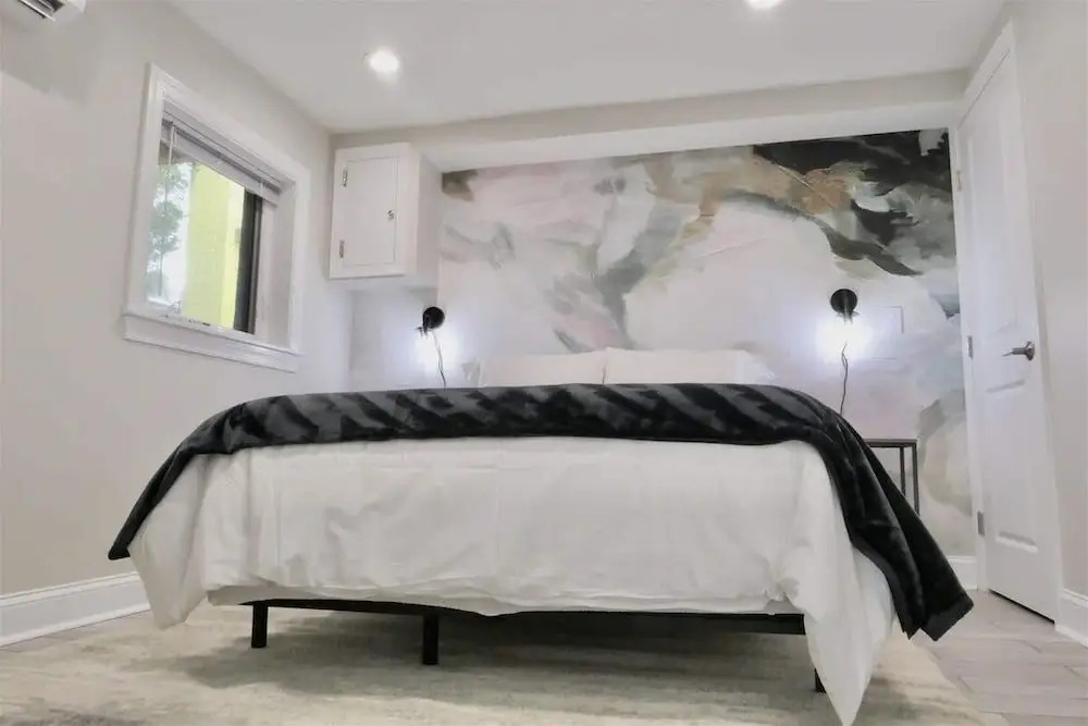 Darling Apartment in Capitol Hill - TWO min to Metro