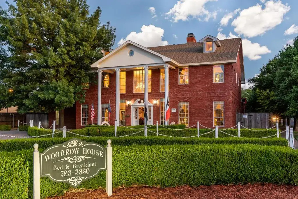 Woodrow House Bed & Breakfast