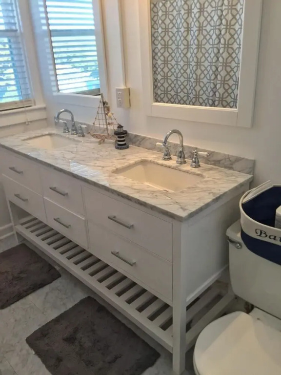 Shoreline Cottage 4 Bedrooms 2 Bathrooms Cottage