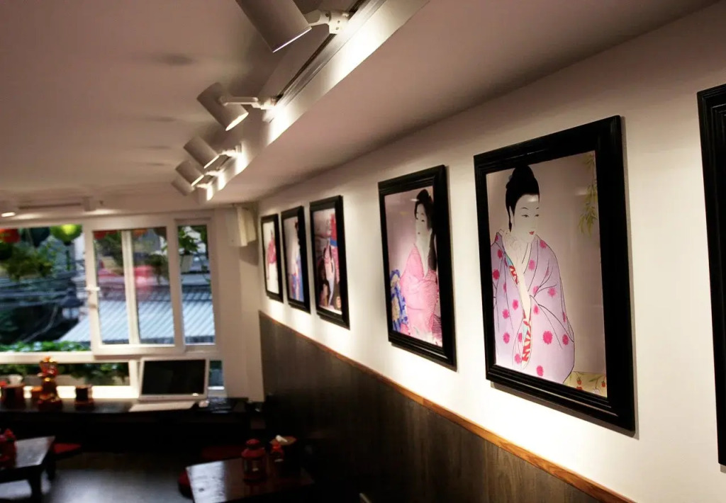 Tomodachi House